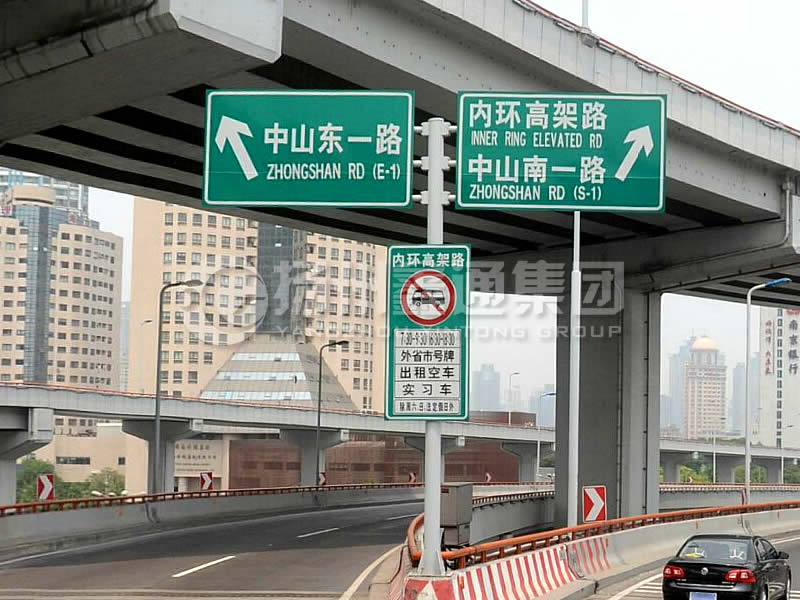 BZG-013，交通標(biāo)志桿，T型三懸臂交通標(biāo)志桿
