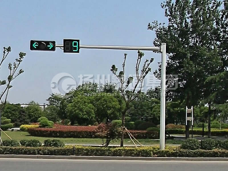 XHDG-035，L型八棱信號燈桿，丁字路口